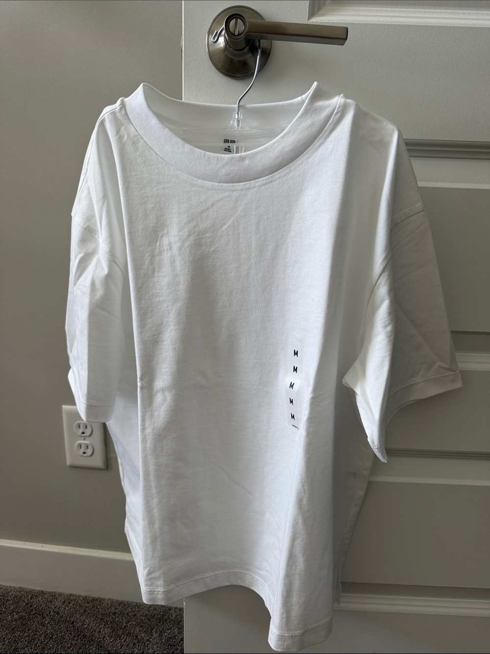 Uniqlo White Short Sleeve Crew Tee Airism